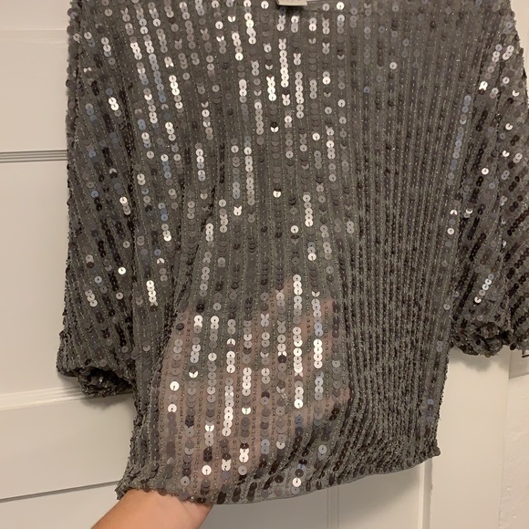 Vila Denmark - silver/gray sequin top - Picture 5 of 16